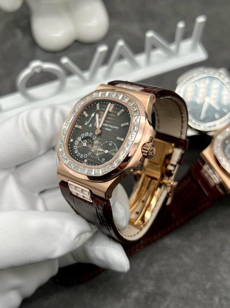 Đồng Hồ Patek Philippe Nautilus 5724R Bọc Vàng Độ Kim Cương Moissanite Rep 11 40mm