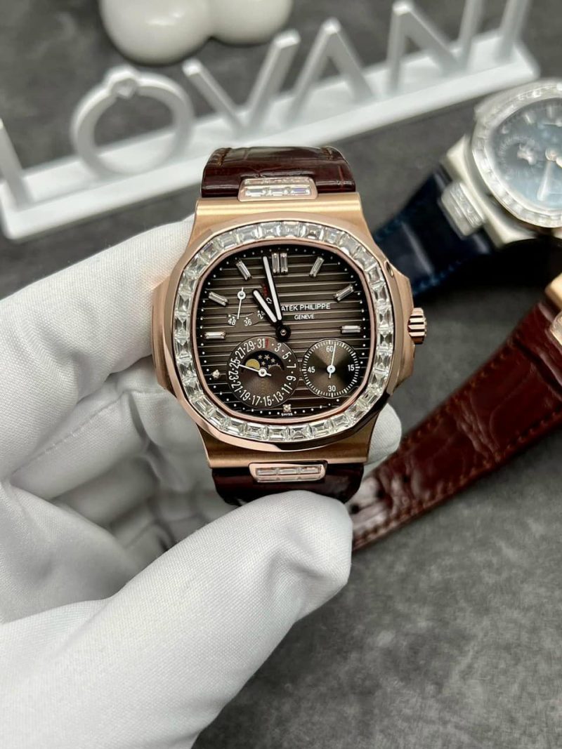 Đồng Hồ Patek Philippe Nautilus 5724R Bọc Vàng Độ Kim Cương Moissanite Rep 11 40mm