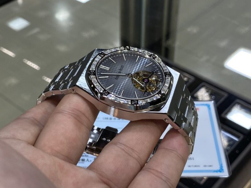 Đồng Hồ Audemars Piguet Tourbillon Độ Kim Cương Moissanite Baguette Hong Kong 41mm