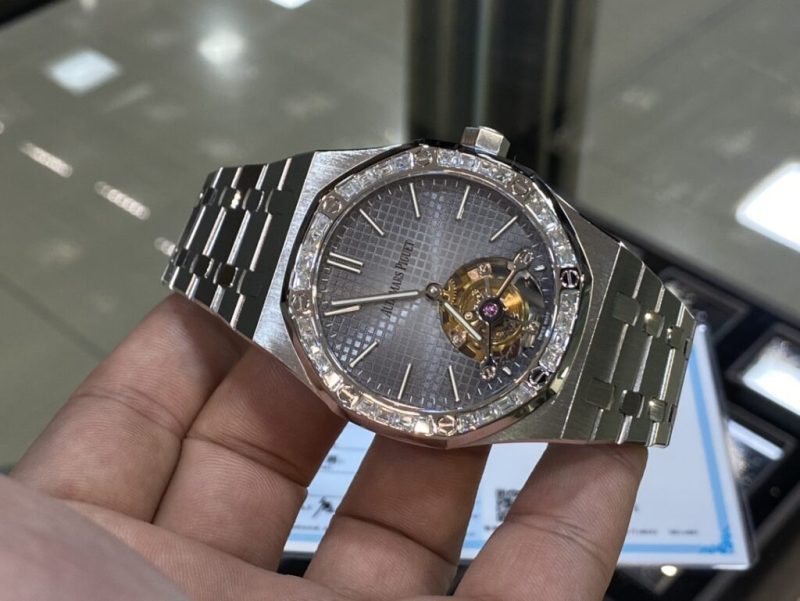 Đồng Hồ Audemars Piguet Tourbillon Độ Kim Cương Moissanite Baguette Hong Kong 41mm