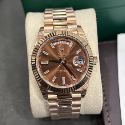 Đồng Hồ Rolex Rep 11 Nam Mặt Chocolate Cọc Số Đính Đá Baguette 40mm