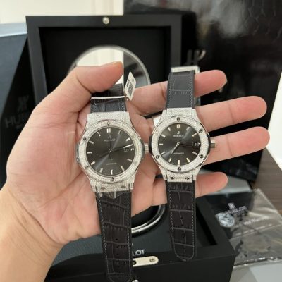 Đồng Hồ Cặp Hublot Độ Full Kim Cương Moissanite – Kim Cương Tự Nhiên Màu Xám