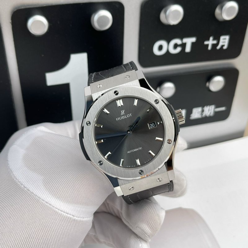 Đồng hồ Hublot Classic Fusion Mặt Xám Chải Tia 2023