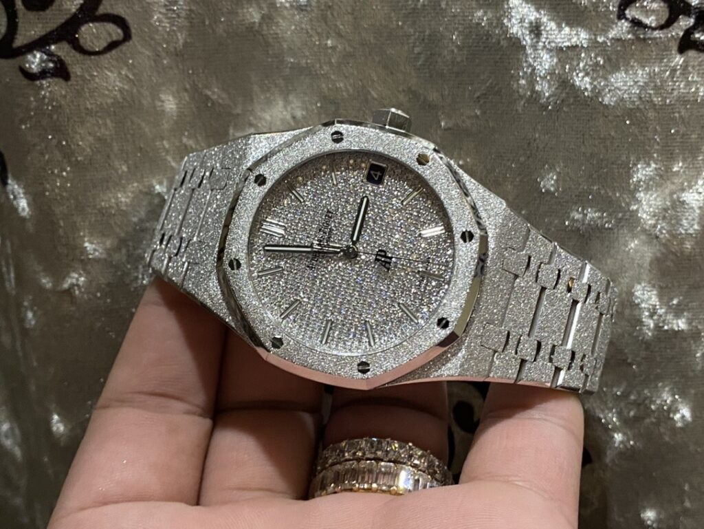 Đồng Hồ Audemars Piguet Royal Oak Chế Tác Vàng Và Bột Bạch Kim