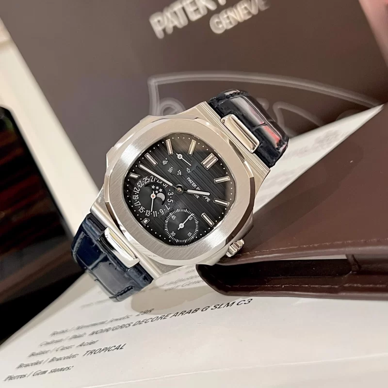 Đồng Hồ Patek Philippe 5712 Replica 11 Mặt Xanh Navy Bản Cao Nhất