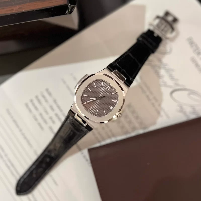 PATEK PHILIPPE NAUTILUS 40 MM - Đồng Hồ Patek Philippe Mặt Xám Dây Da