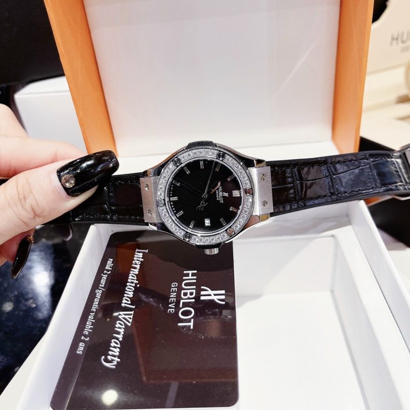 Đồng Hồ Hublot Nữ Đính Đá Tặng Hộp Gỗ Xịn