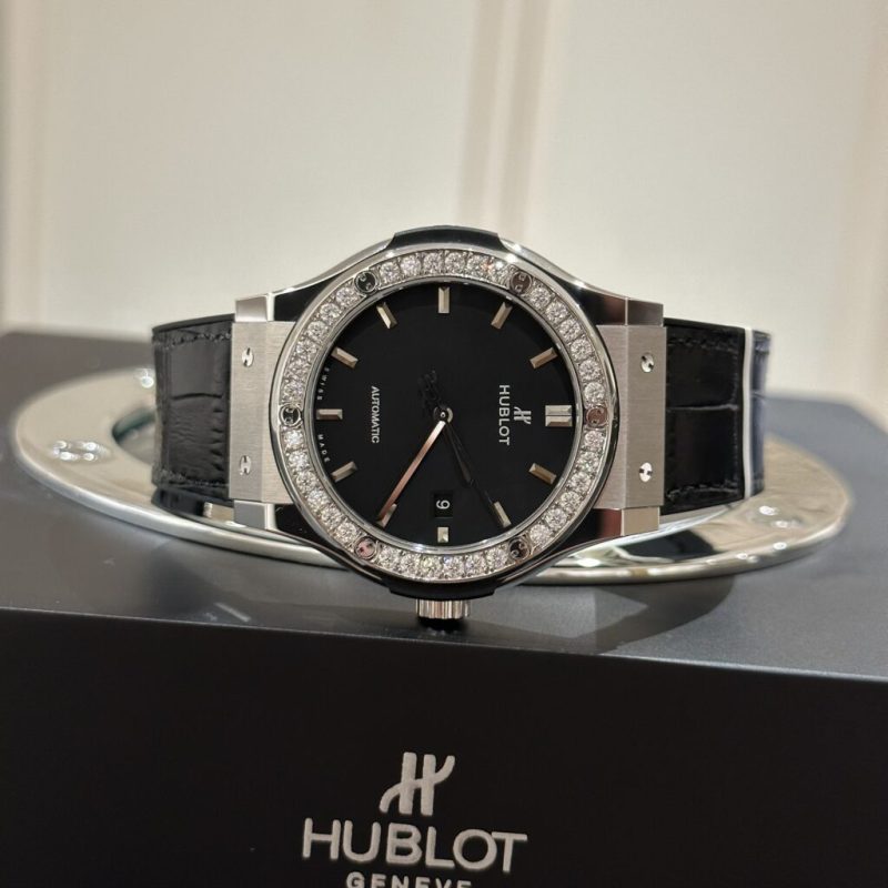 Đồng Hồ Nam Hublot Classic Fusion Titanium Độ Kim Cương Moissanite