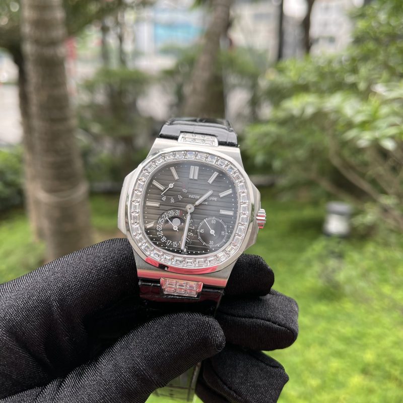 Đồng Hồ Patek Philippe Nautilus 5724R Dial Xám Thụy Sỹ Cao Cấp Nhất