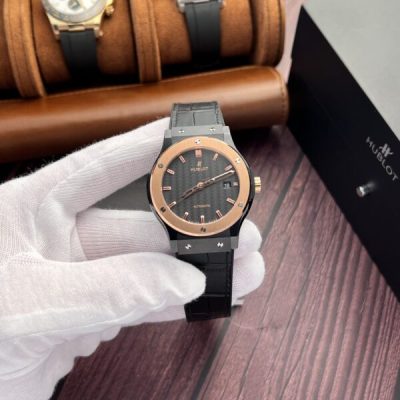 Đồng Hồ Hublot Classic Fusion Ceramic Mặt Carbon Demi